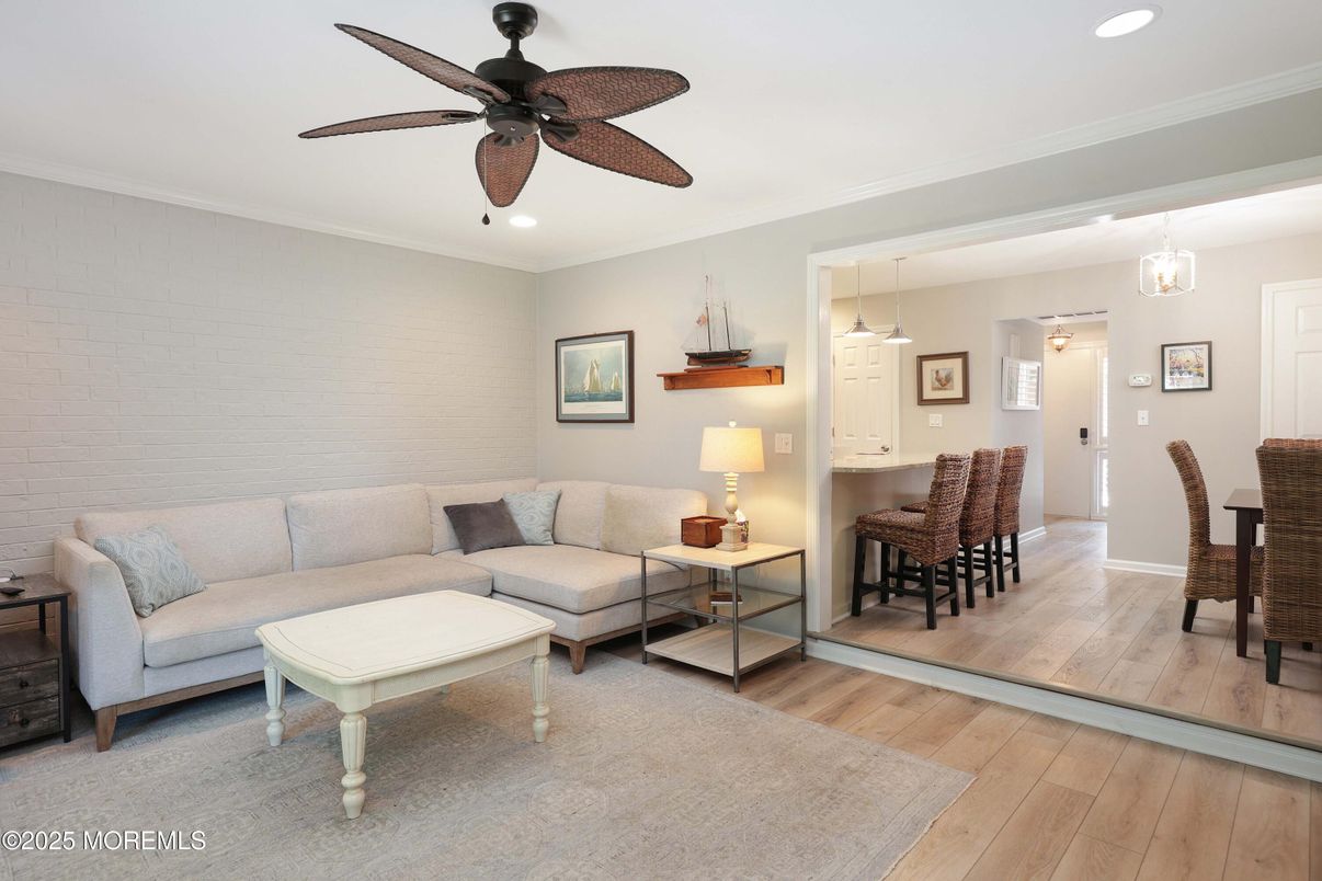 Dining room, Interior, Living room, Pendant Lights, Recessed Lighting, Wood Texture Flooring