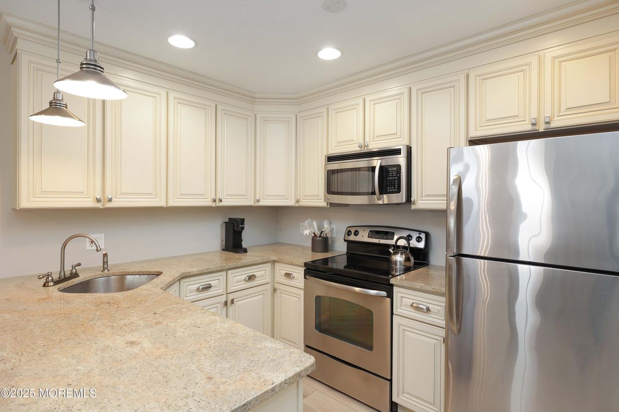 Interior, Kitchen, Pendant Lights, Recessed Lighting, Stainless Steel Appliances