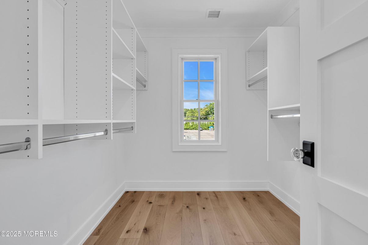 Interior, Walk-in Closets, Wood Texture Flooring