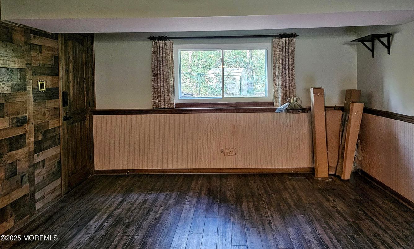 Empty room, Interior, Wood Texture Flooring, Wooden Walls