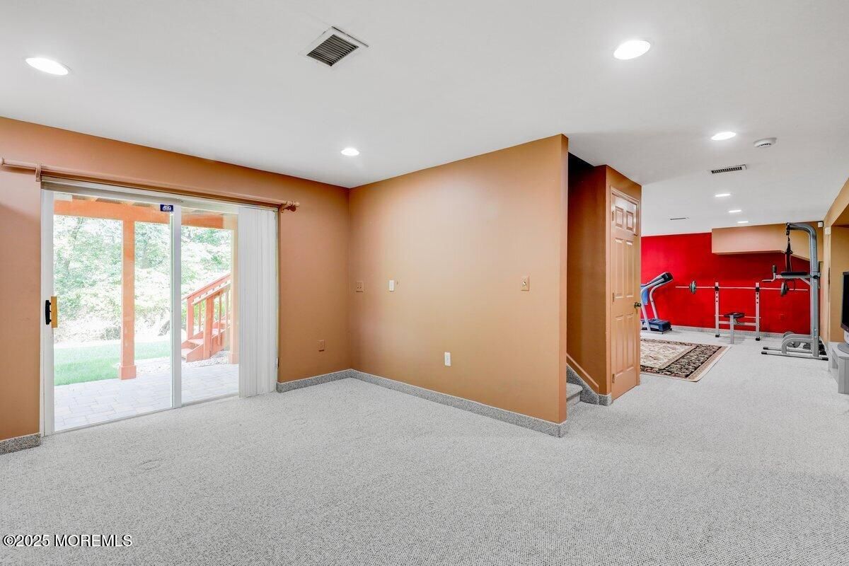 Empty room, Fitness Equipment, Interior, Recessed Lighting