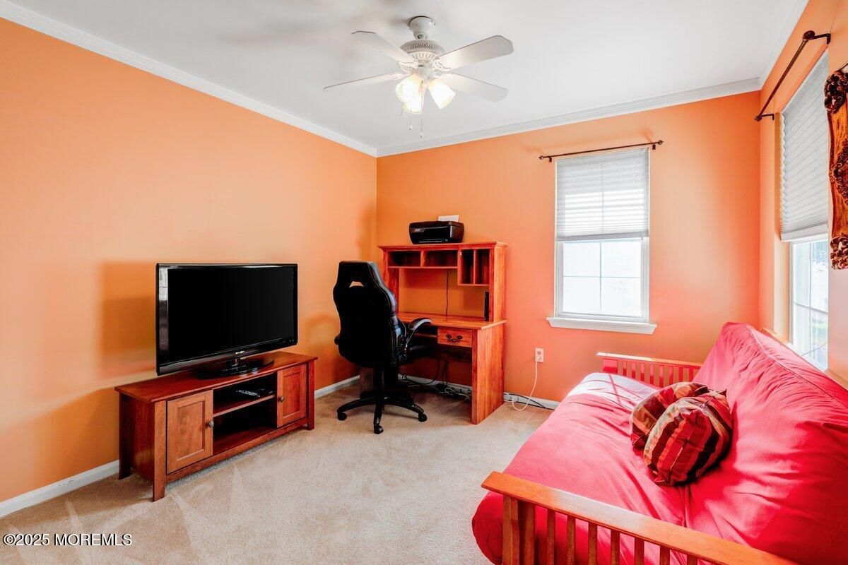 Home Office, Interior