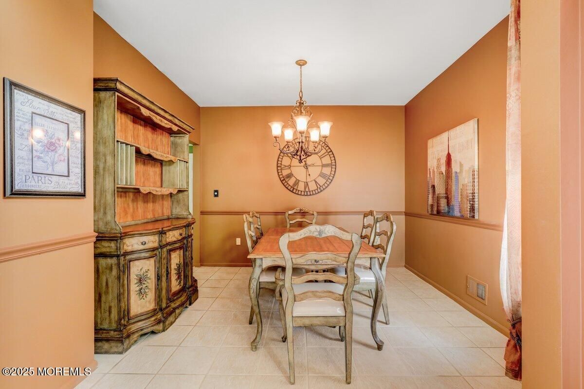 Chandelier, Dining room, Interior