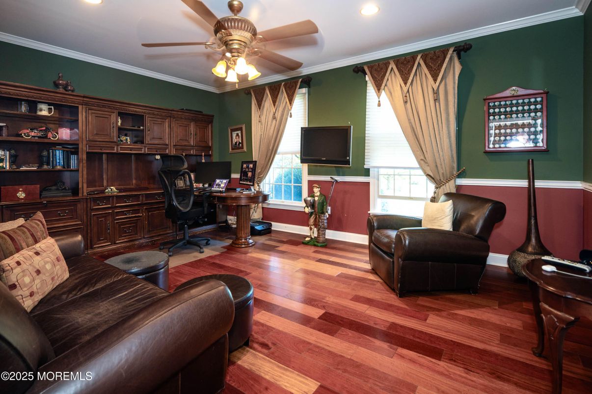 Home Office, Interior, Recessed Lighting, Wood Texture Flooring