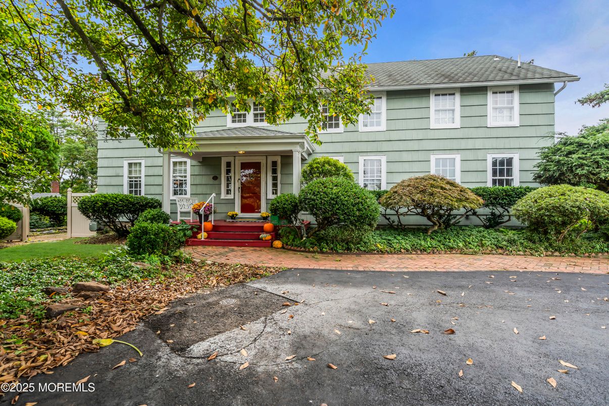 Exterior, Facade, Georgian