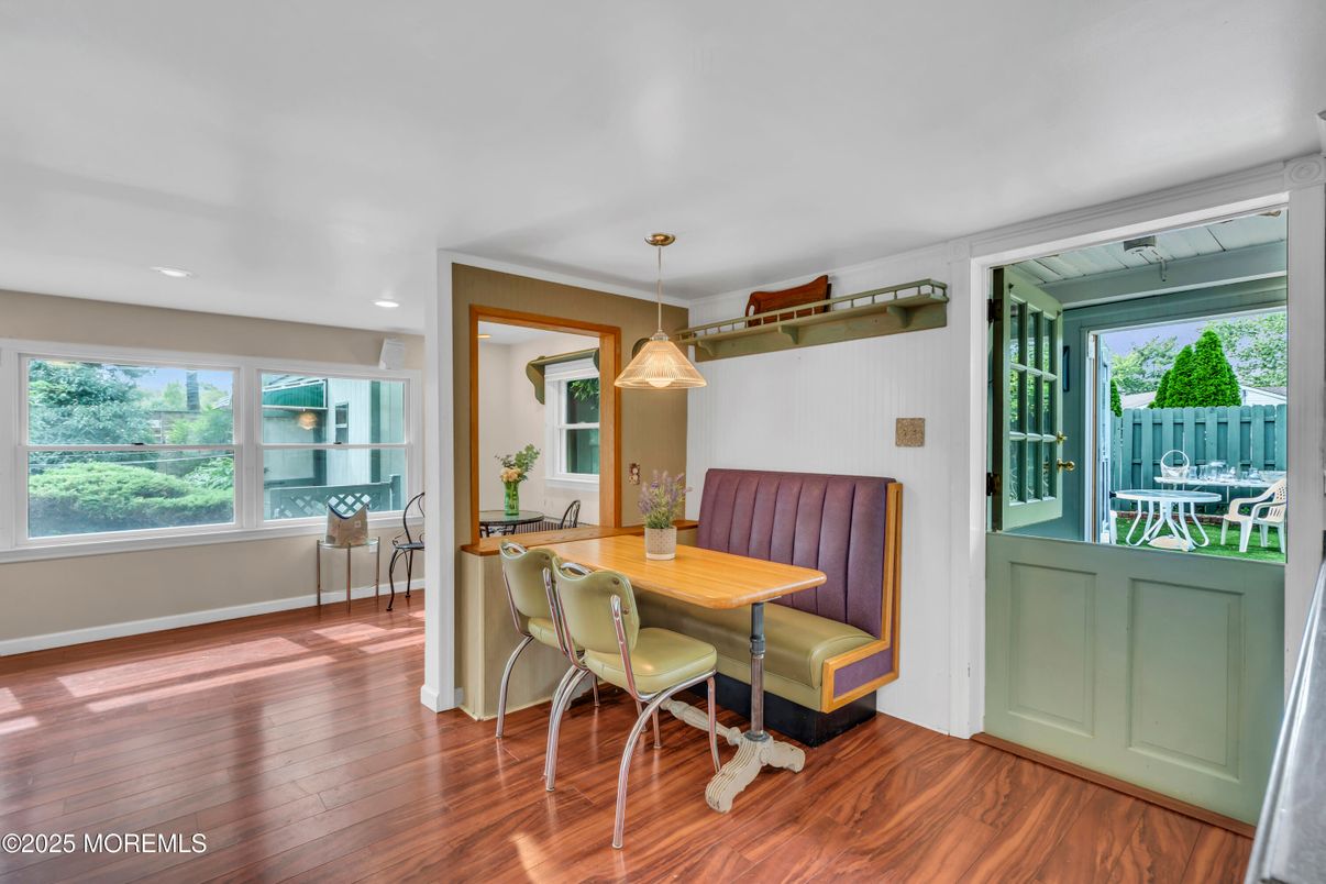 Dining room, Interior, Pendant Lights, Recessed Lighting, Wood Texture Flooring