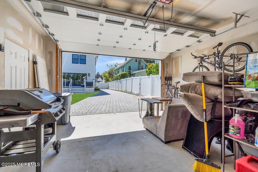 Exterior, Garage, Interior