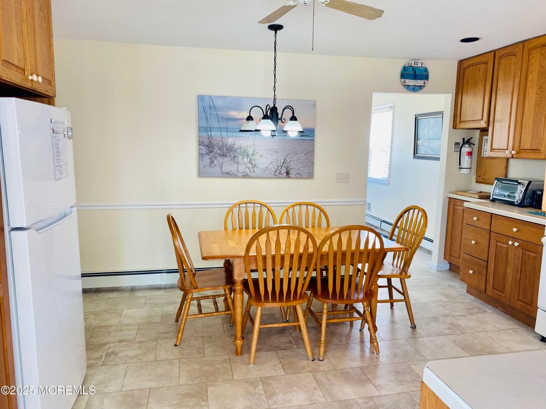 Chandelier, Dining room, Interior, Kitchen