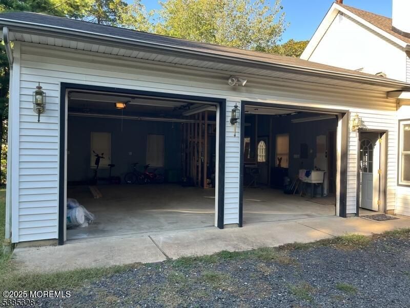 Detached Garage, Exterior