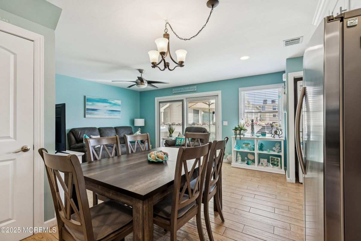Chandelier, Dining room, Interior, Recessed Lighting, Wood Texture Flooring