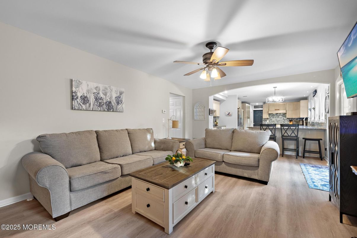 Interior, Kitchen, Living room, Pendant Lights, Wood Texture Flooring