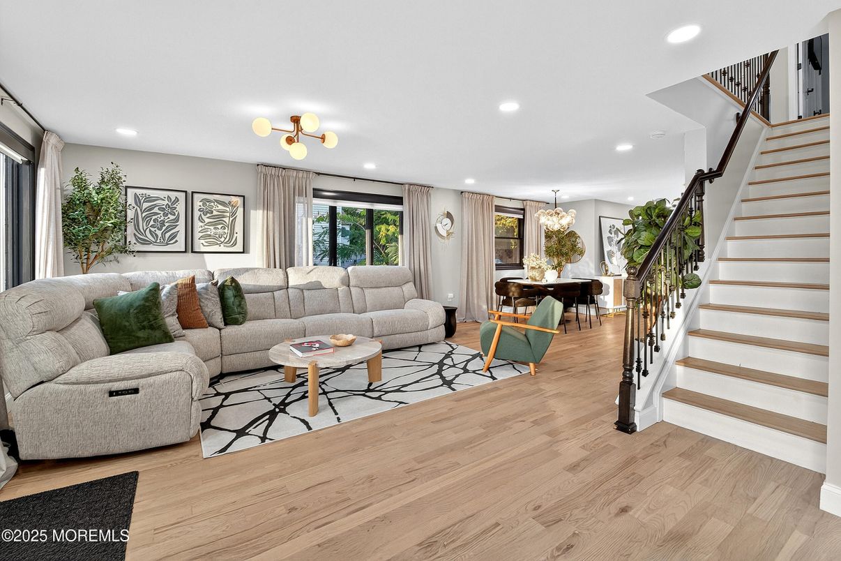 Chandelier, Dining room, Interior, Living room, Recessed Lighting, Wood Texture Flooring