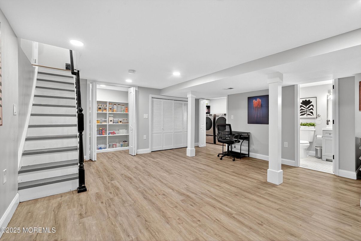 Bathroom, Interior, Recessed Lighting, Wood Texture Flooring