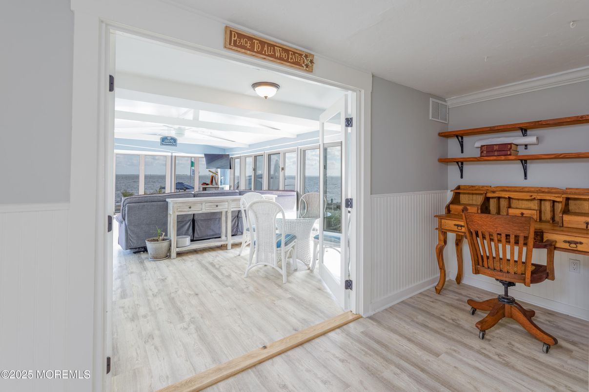 Bedroom, Home Office, Interior, Wood Texture Flooring