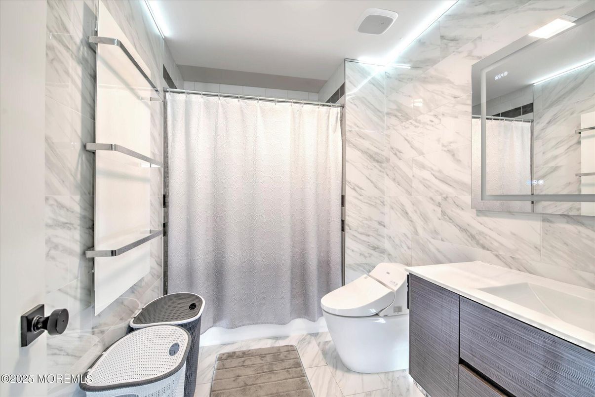 Bathroom, Interior, Marble, Marble Walls