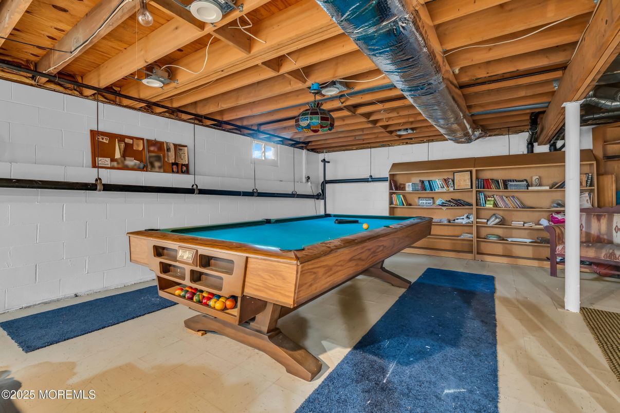 Billiard Table, Game Room, Garage, Interior, Wooden Beams, Wooden Ceilings
