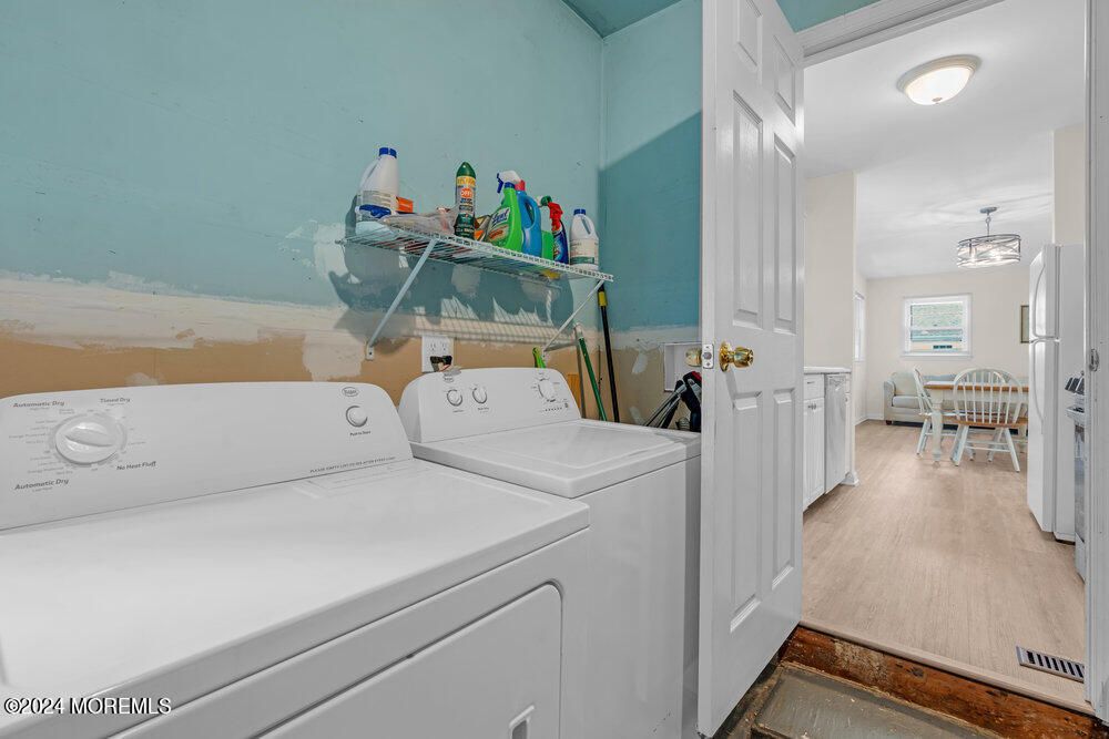 Dining room, Interior, Utility Closets, Washer, Wood Texture Flooring
