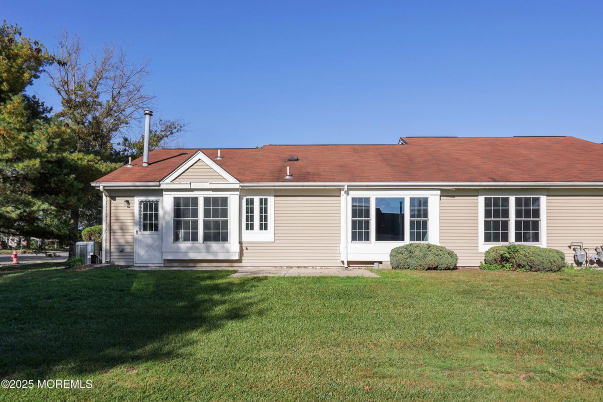 Backyard, Exterior, Facade, Ranch