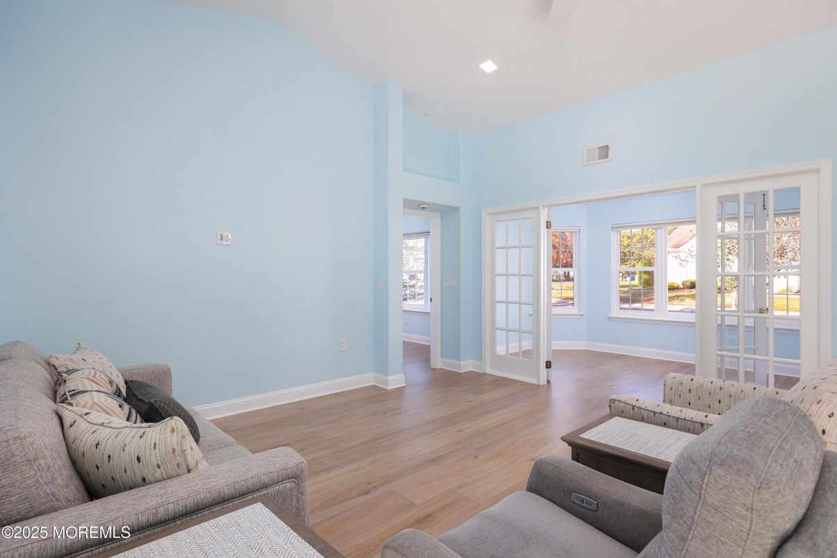 Interior, Living room, Recessed Lighting, Wood Texture Flooring