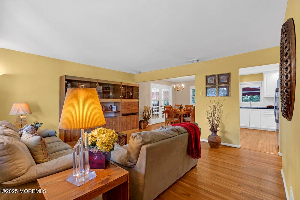 Chandelier, Dining room, Interior, Living room, Wood Texture Flooring