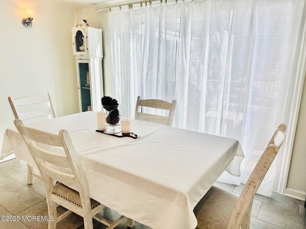 Dining room, Interior