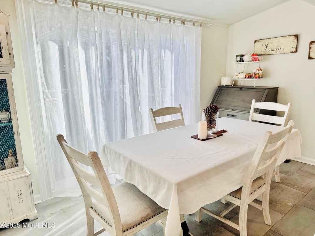 Dining room, Interior