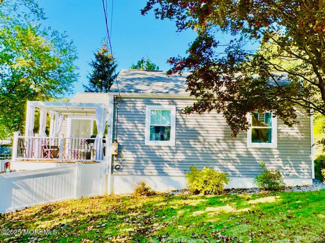 Exterior, Facade, Cape Cod