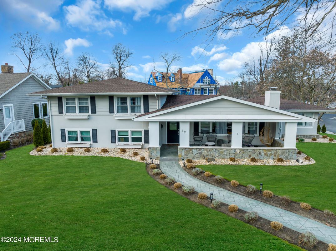 Backyard, Exterior, Facade, Ranch