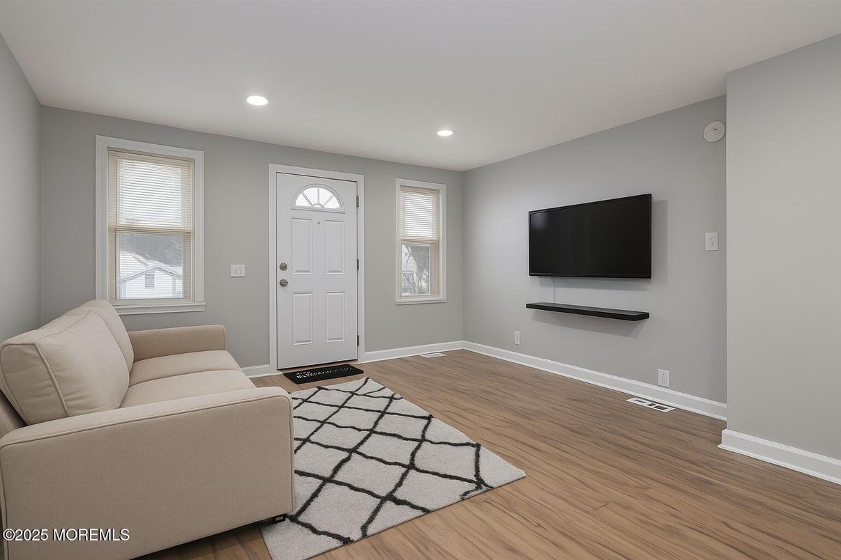 Interior, Living room, Recessed Lighting, Wood Texture Flooring