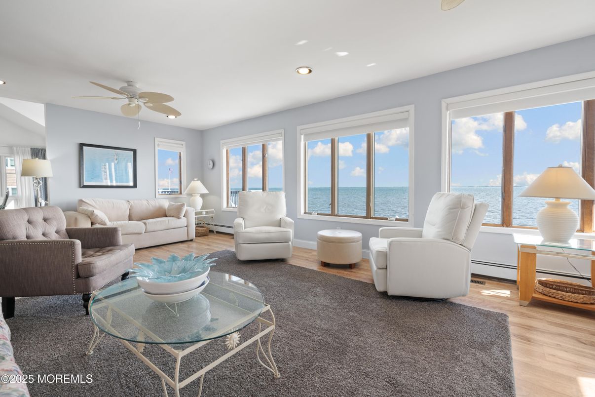 Interior, Living room, Recessed Lighting, Water, Wood Texture Flooring