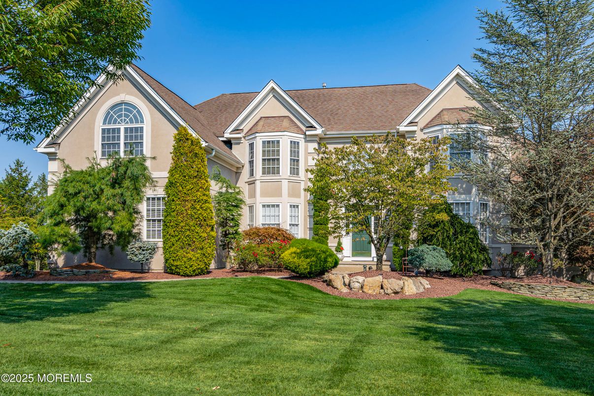 Exterior, Facade, Queen Anne Victorian