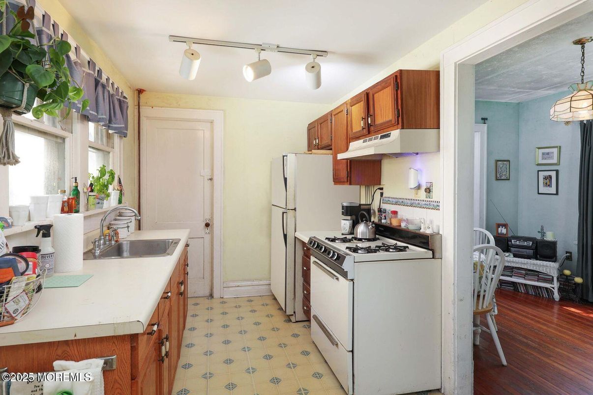 Interior, Kitchen, Wood Texture Flooring