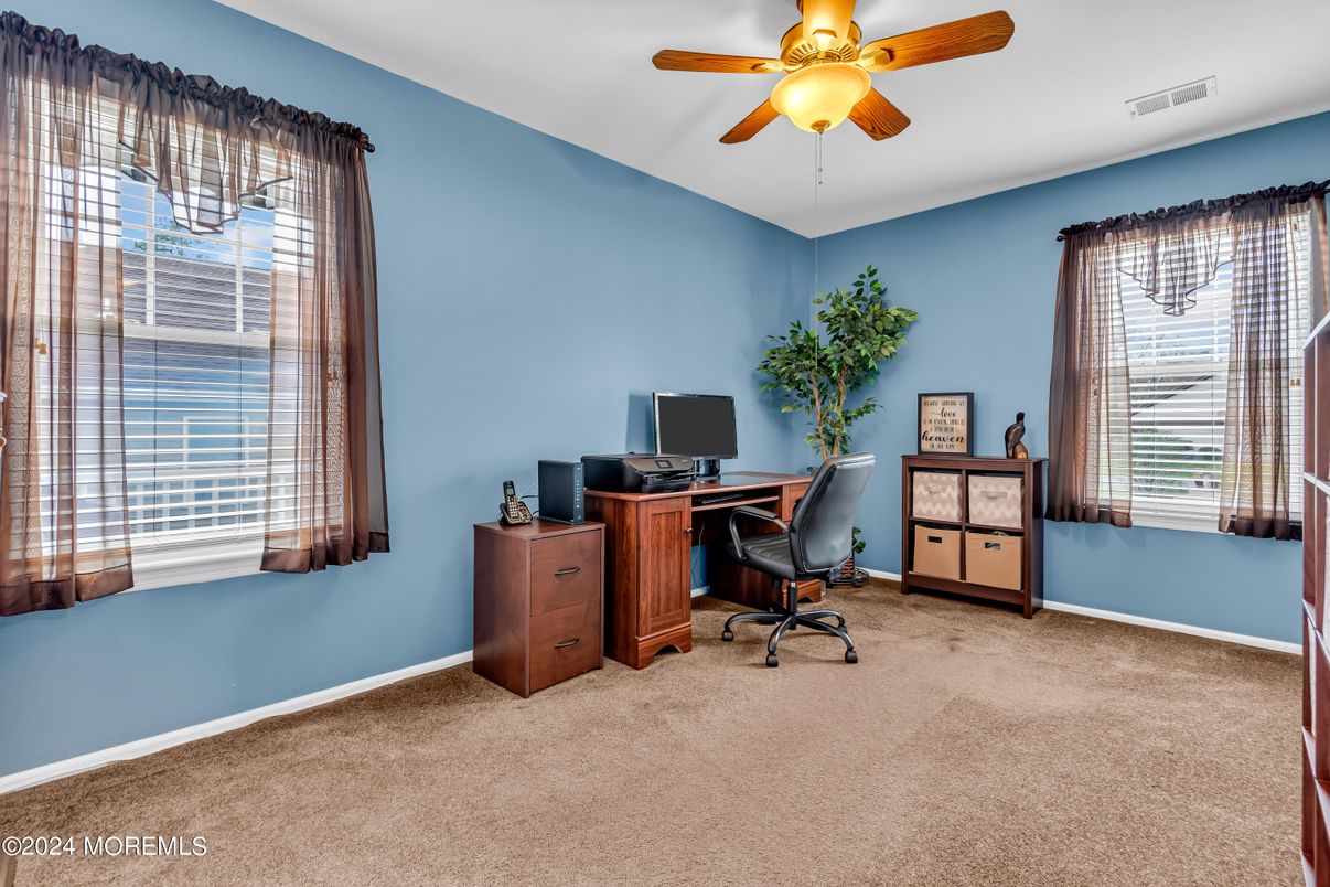 Home Office, Interior