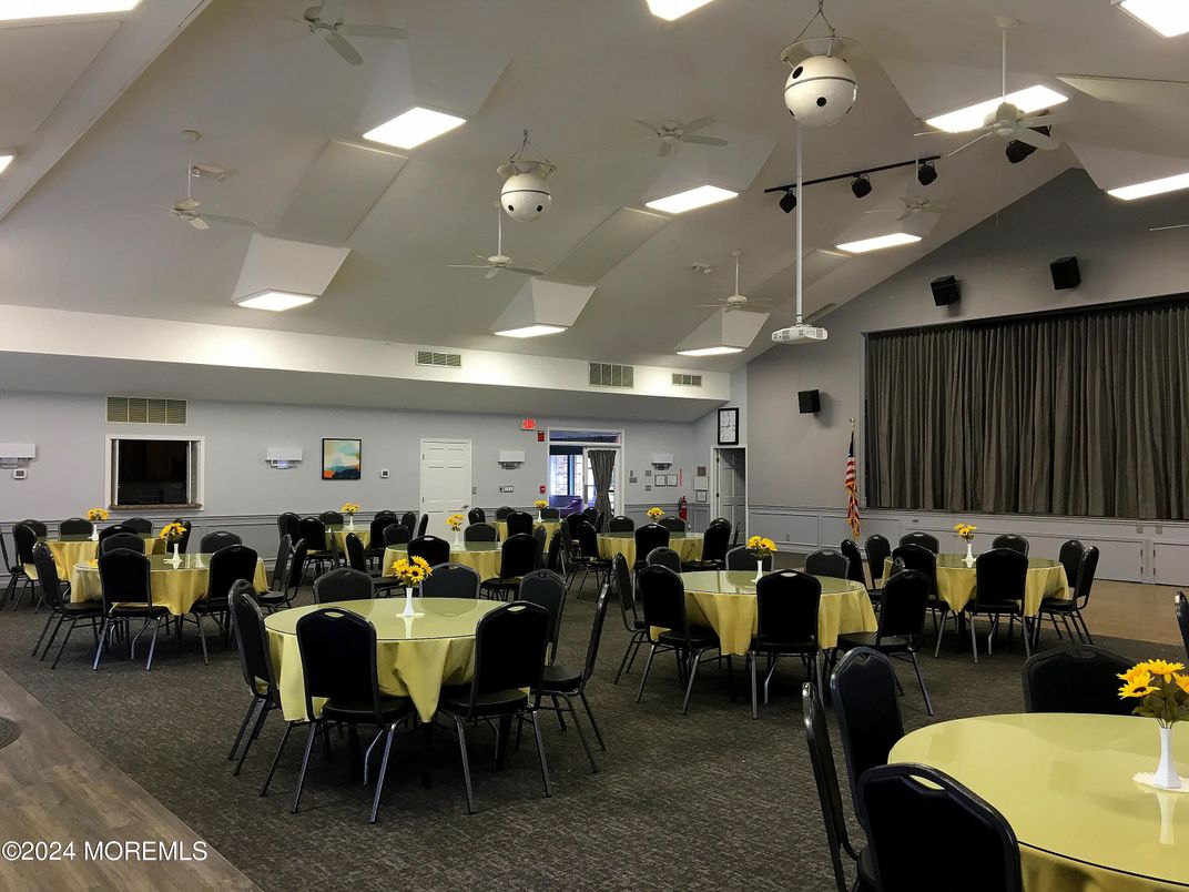 Dining room, Interior, Recessed Lighting
