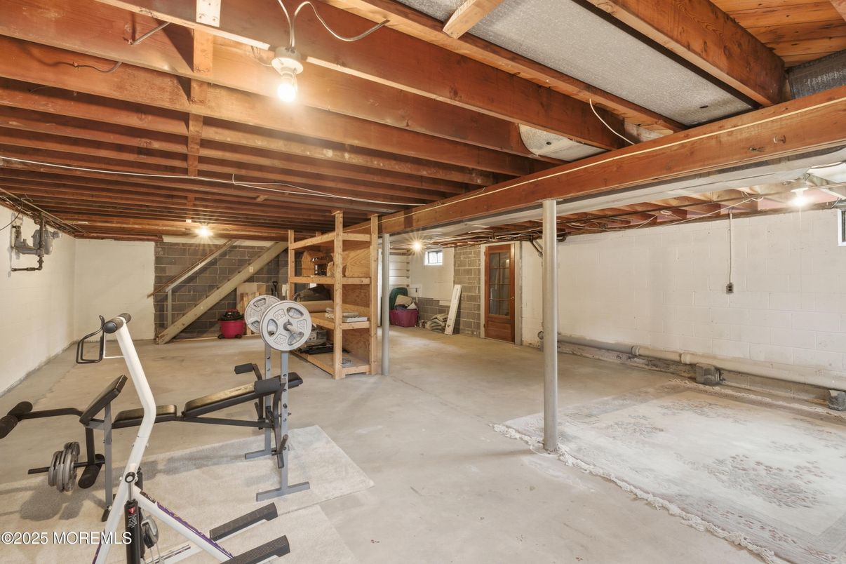 Fitness Equipment, Interior, Wooden Beams