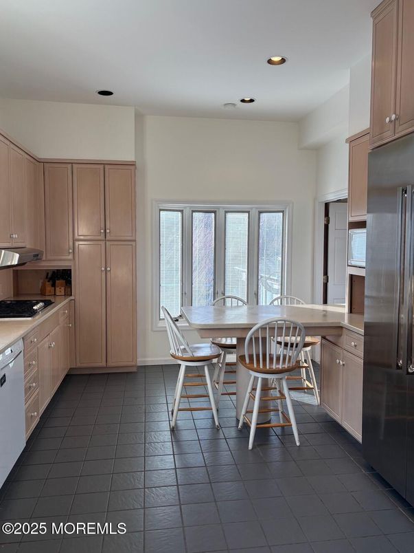 Dining room, Interior, Kitchen, Recessed Lighting, Stainless Steel Appliances