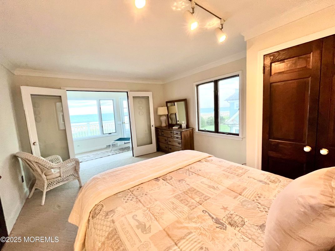 Bedroom, Interior, Water