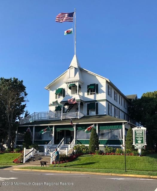 Exterior, Facade, Queen Anne Victorian