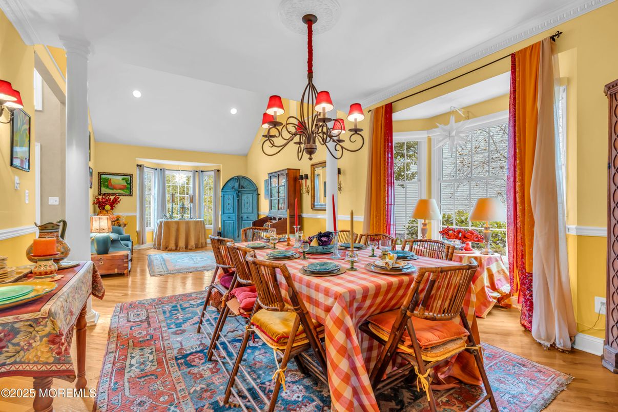 Chandelier, Dining room, Interior, Recessed Lighting, Wood Texture Flooring