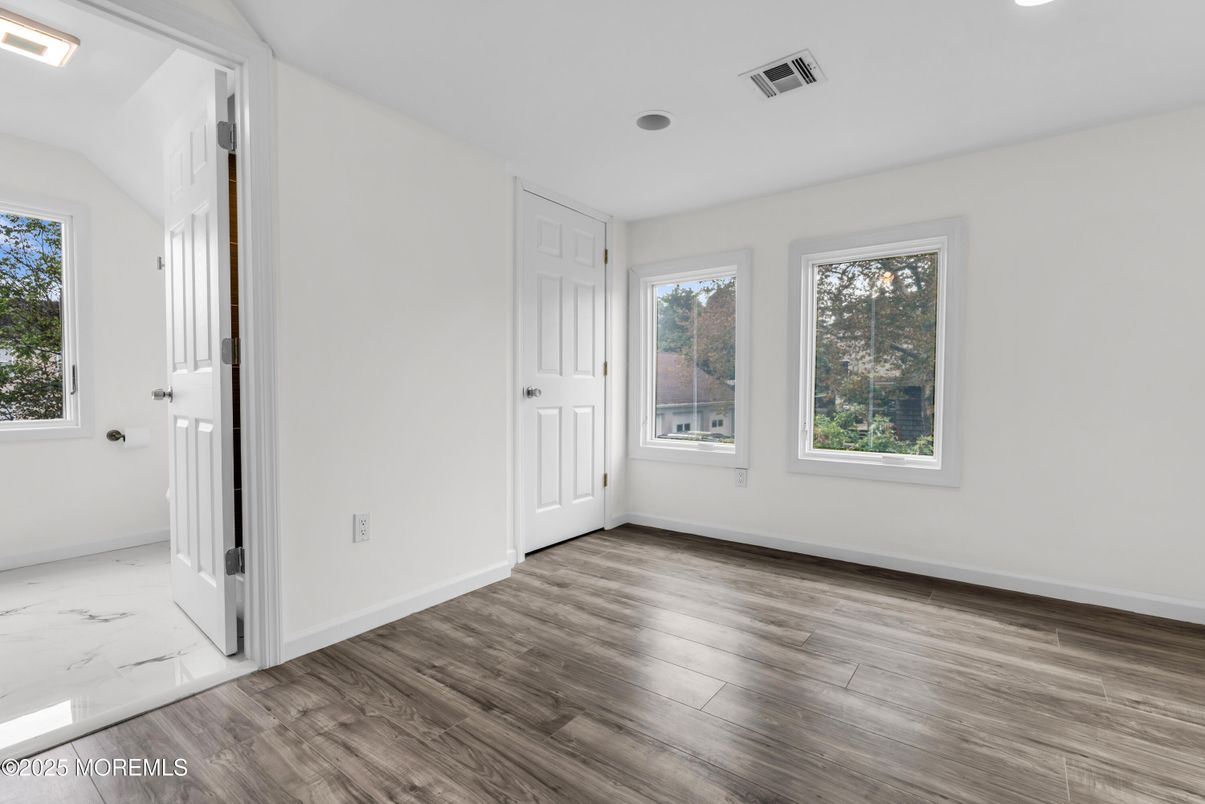 Empty room, Interior, Marble, Recessed Lighting, Wood Texture Flooring