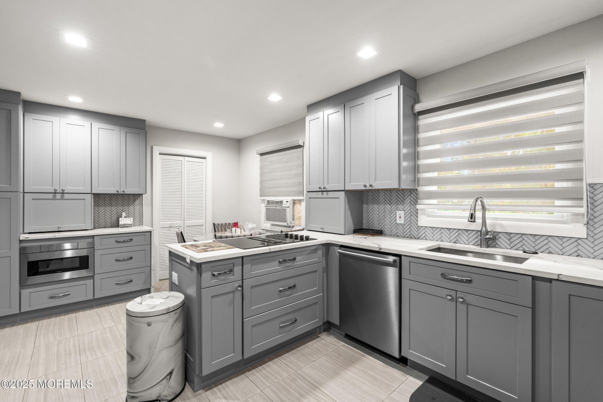 Interior, Kitchen, Recessed Lighting