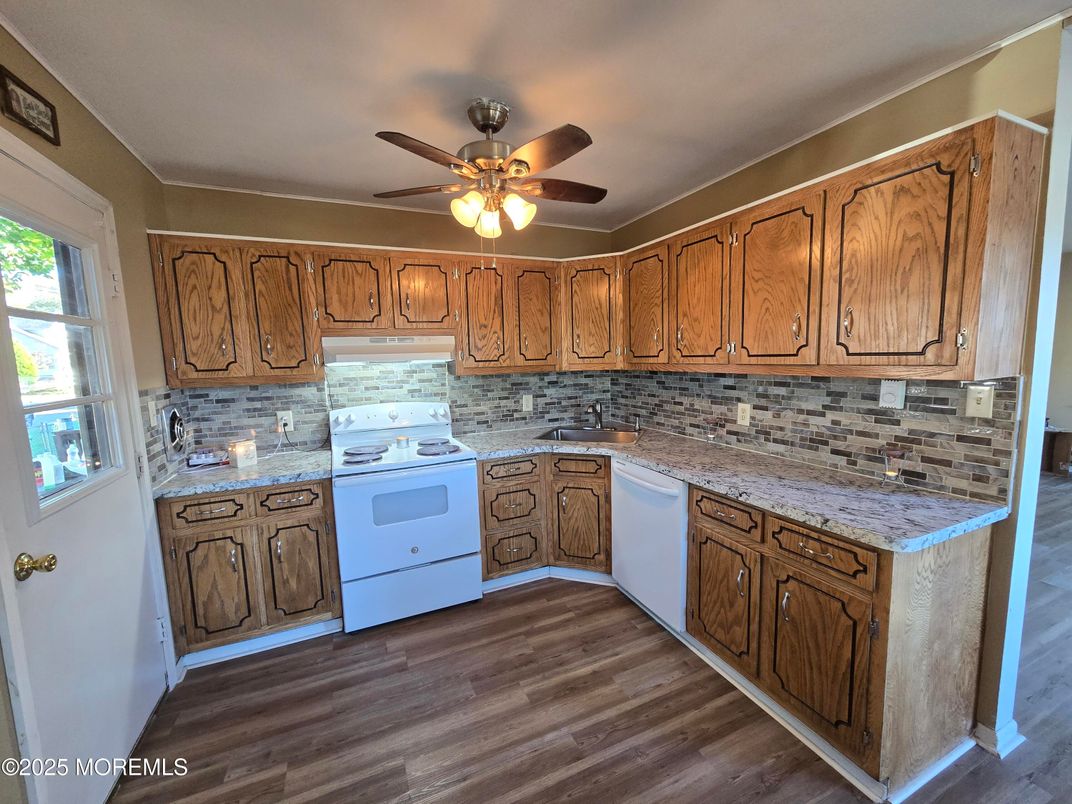 Interior, Kitchen, Wood Texture Flooring