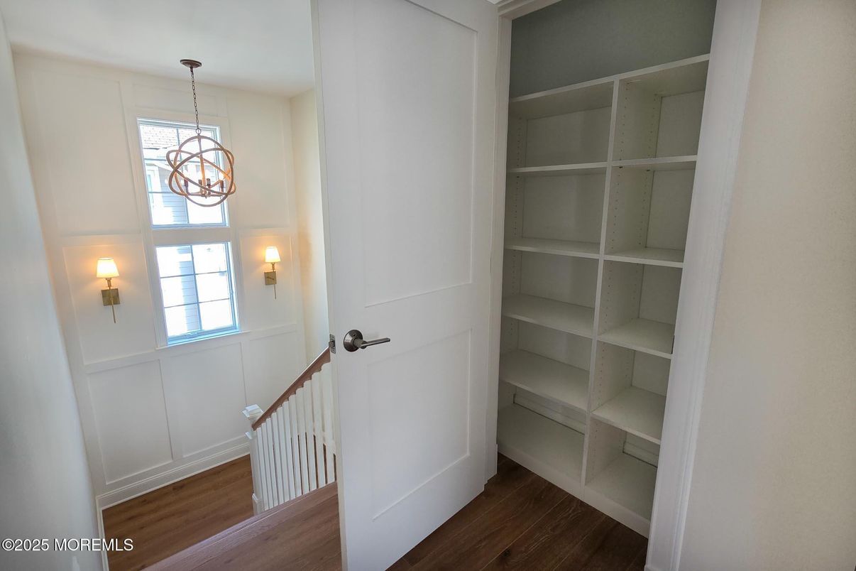 Interior, Pendant Lights, Wood Texture Flooring