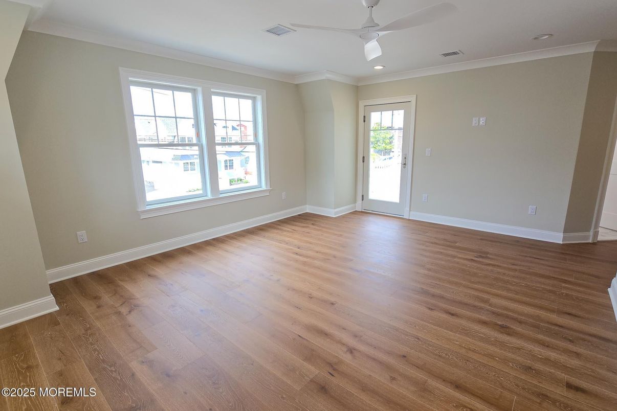 Empty room, Interior, Recessed Lighting, Wood Texture Flooring