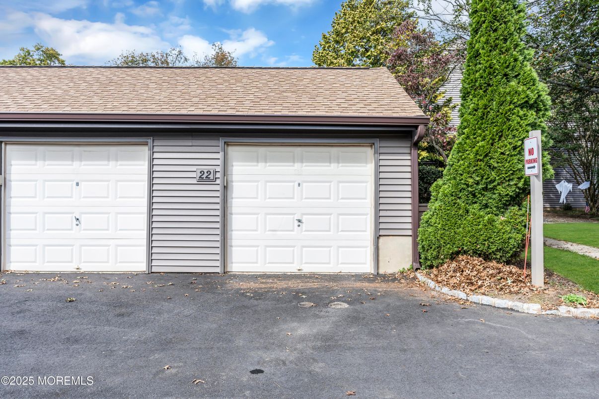 Detached Garage, Exterior