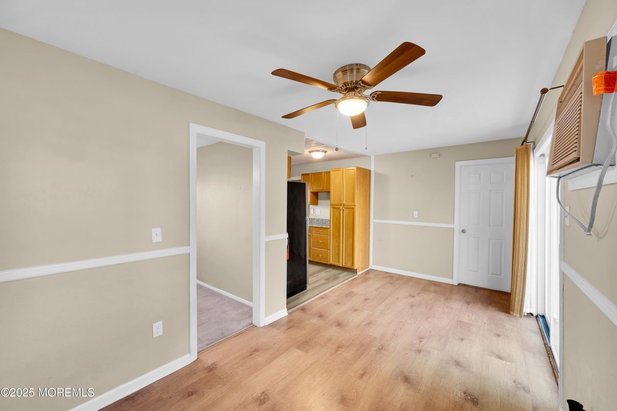Empty room, Interior, Kitchen, Wood Texture Flooring