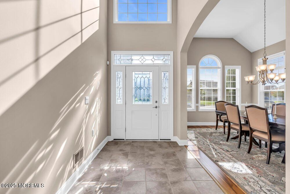 Chandelier, Dining room, Interior, Pendant Lights