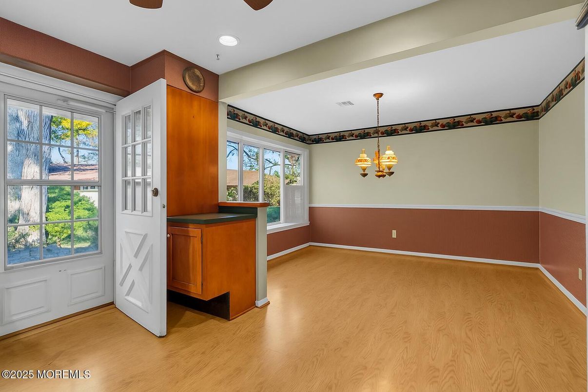 Chandelier, Empty room, Interior, Recessed Lighting, Wood Texture Flooring