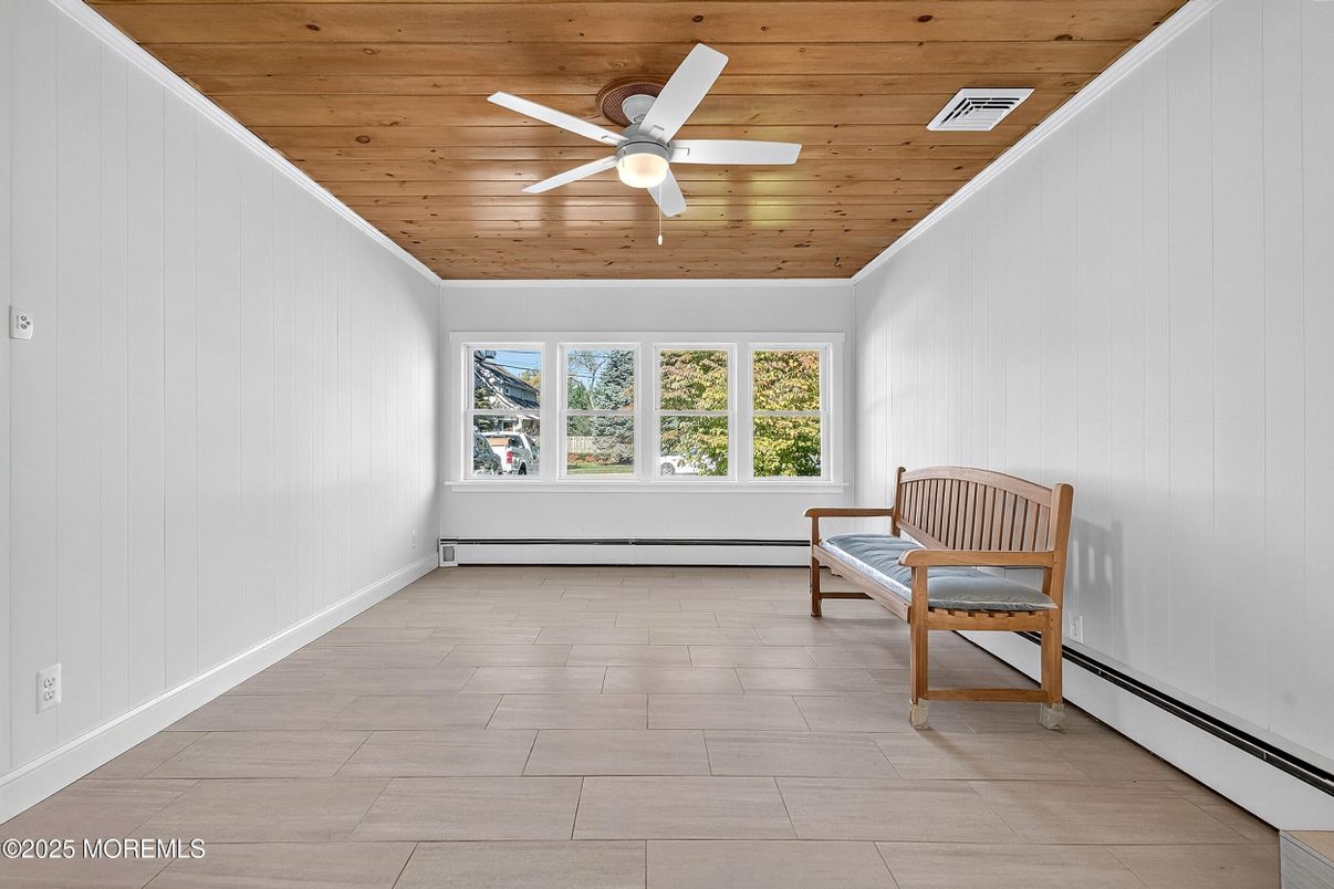 Empty room, Interior, Recessed Lighting, Wooden Ceilings