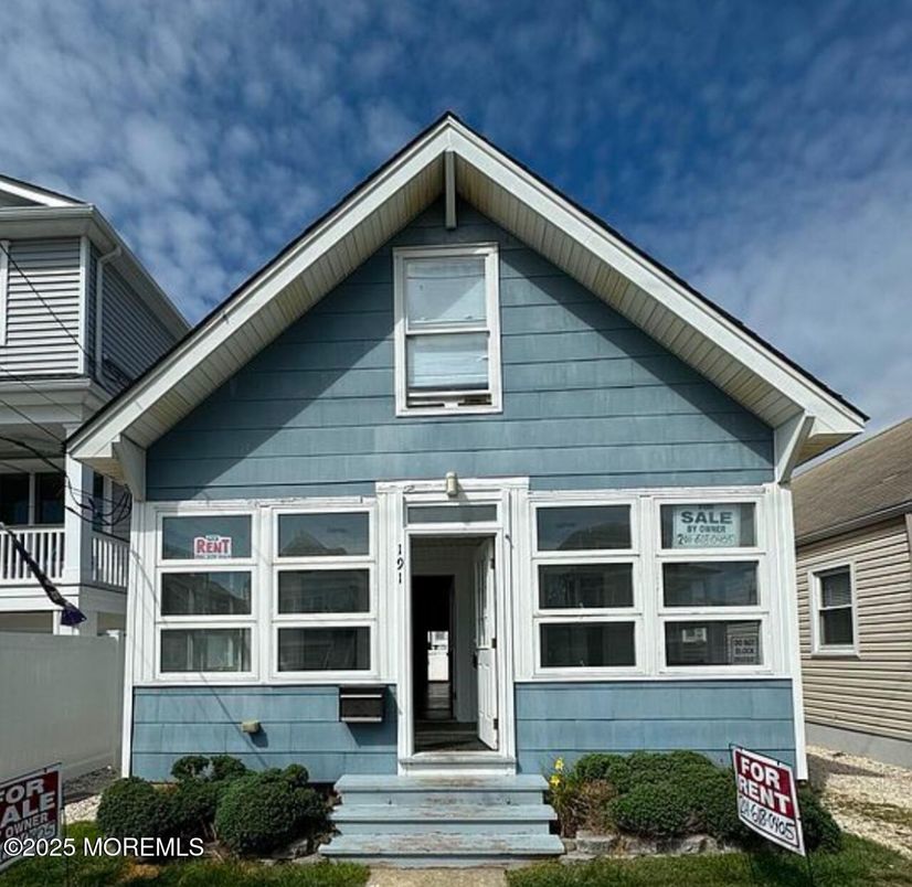 Exterior, Facade, American Craftsman
